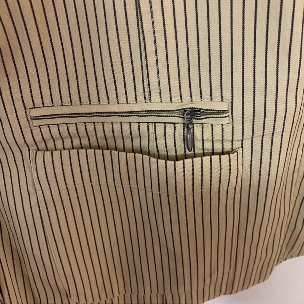 Large or 16 18 stripped Chico’s blazer jacket. Buttons. - Picture 9 of 10